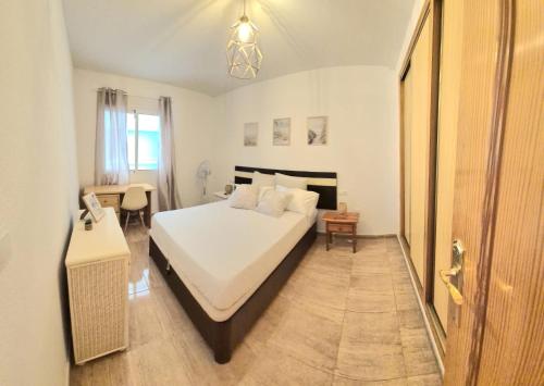 Apartment with two bedrooms, and spacious balcony near Cura beach