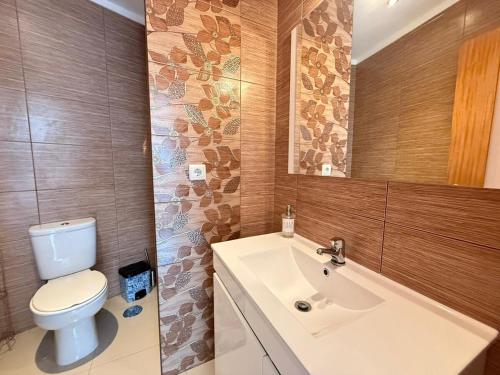 Et badeværelse på Casa Fouces - Piscina - Gerês