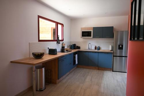 Kuchyň nebo kuchyňský kout v ubytování Gîte Ty Familh, maison familiale en pleine nature