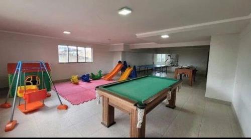 Meja biliard di Apartamento de 2 quartos