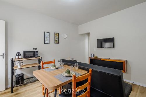 Imagen de la galería de Atualizar - Conforto e Comodidade no Centro de Itajaí - CARs, en Itajaí