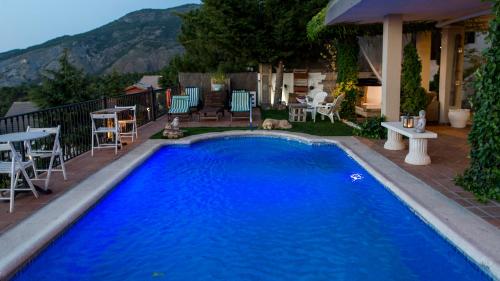 Bazén v ubytování Hotel El Balcon de las nieves nebo v jeho okolí