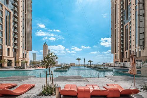 Luxury Leisure Massive Pool Oasis in Amna Tower
