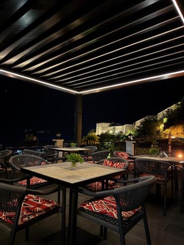 Hotel with Castle View