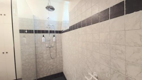 Et badeværelse på CAR-Volterra Cottage-AN