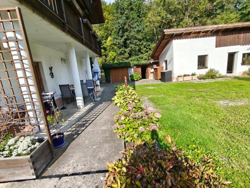 Ein Garten an der Unterkunft Ark Runa
