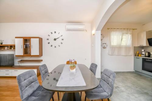 Apartments Smoljic