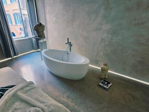 DUNE at Spanish Steps Luxury Apartment-Suite photo 15