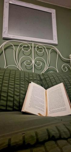 Taff Cottage - Free parking, Fast Wifi, Comfy Stay photo 25