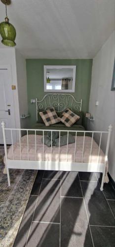 Taff Cottage - Free parking, Fast Wifi, Comfy Stay photo 21