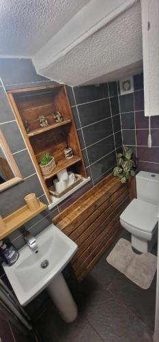 Taff Cottage - Free parking, Fast Wifi, Comfy Stay photo 37