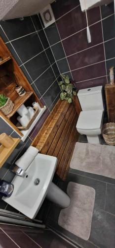Taff Cottage - Free parking, Fast Wifi, Comfy Stay photo 9