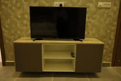 Televisyen dan/atau pusat hiburan di PN Farms Club