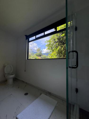 Ένα μπάνιο στο Casa Evelia