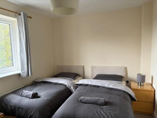 Ein Bett oder Betten in einem Zimmer der Unterkunft Quiet Yellow Rest House Sleeps 5