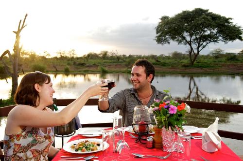 Ποτά στο Voyager Ziwani Tented Camp