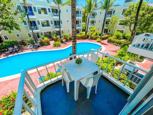 LAS VISTAS DEL CARIBE - Studios & Suites Hotel - POOL - BEACH CLUB & SPAの敷地内または近くにあるプール