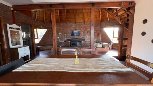 Μια τηλεόραση ή/και κέντρο ψυχαγωγίας στο Chalet grande con vista al lago