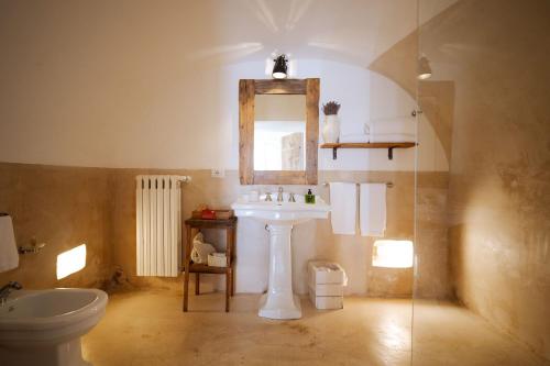 Ένα μπάνιο στο Masseria Del Saliceto