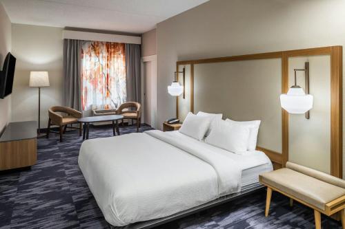 Postel nebo postele na pokoji v ubytování Fairfield Inn & Suites Butler