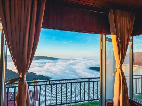 Peisaj natural din apropierea acestei camere de închiriat