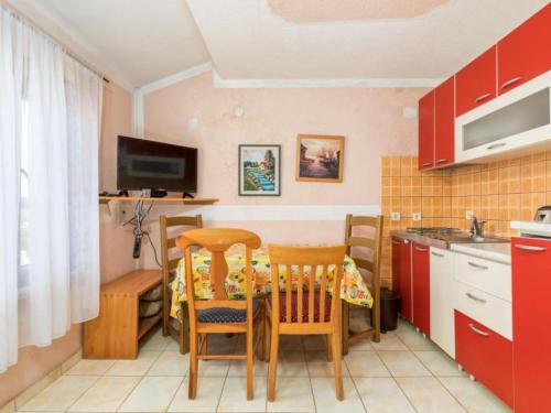 Apartments Manda - One Bedroom Apartment With Terrace A4
