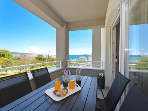 Apartment Sunshine Trogir - Three Bedroom Apartment with Balcony