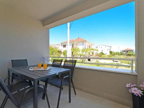 Apartment Sunshine Trogir - Three Bedroom Apartment with Balcony