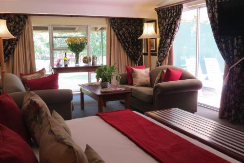 Un lugar para sentarse en Protea Hotel by Marriott Polokwane Ranch Resort