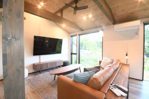 Greyton B - Modern spacious 2 bedroom unit