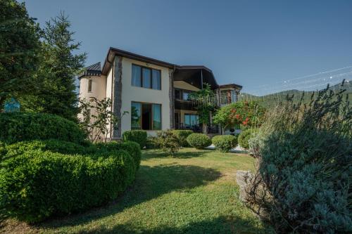 Villa Ananuriにある庭