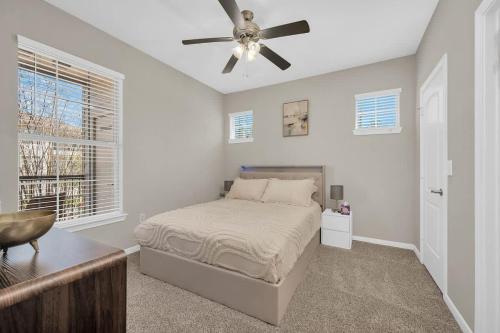 Voodi või voodid majutusasutuse Charming 1BR Easy Access to The Woodlands toas