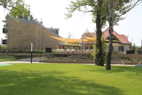 Gallery image of Fenyves Yacht Club Superior in Balatonfenyves