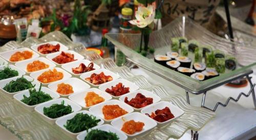 Comida en o cerca de este hotel