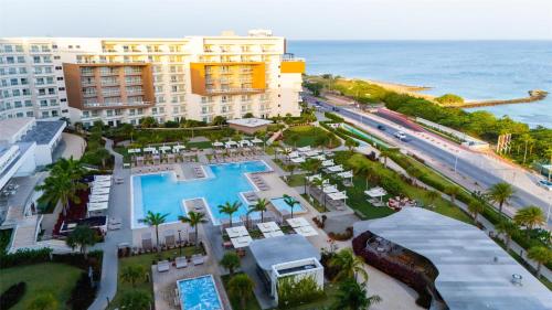 Piscina di Embassy Suites By Hilton Aruba Beach Resort o nelle vicinanze