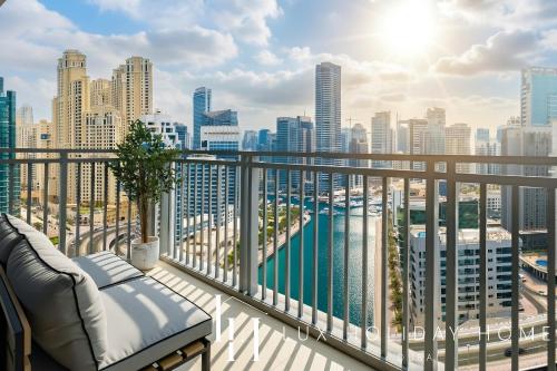 LUX 52 42 Deluxe Marina View Suite 3