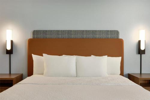 Ένα ή περισσότερα κρεβάτια σε δωμάτιο στο Hampton Inn Hagerstown