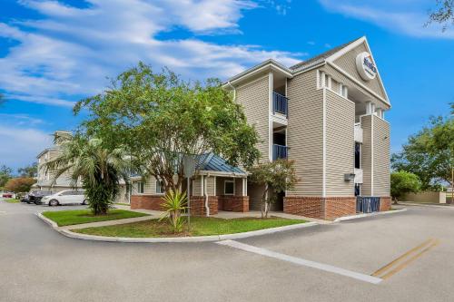 Gallery image of Suburban Studios Lakeland North I-4 in Lakeland