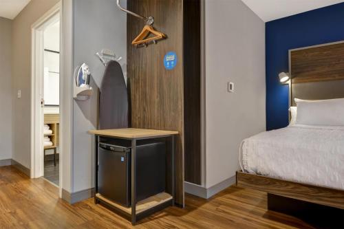 Ein Bett oder Betten in einem Zimmer der Unterkunft Tru By Hilton Augusta Washington Road