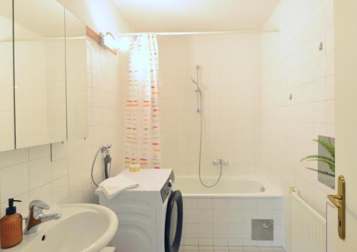 Modern Apartment near Vienna Central Station