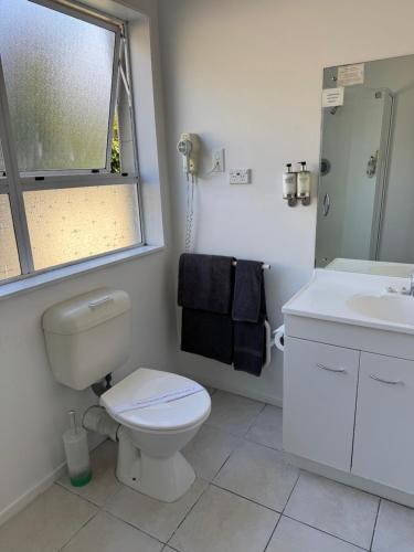 Un baño de Aldan Lodge