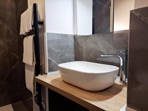 Un baño de Vertical Garden Studio by Quokka 360 - Modern studio in Como Downtown