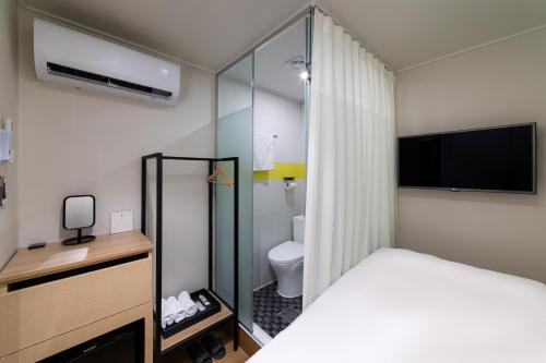 Un baño de ZIYOLK Myeongdong