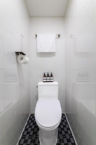 Un baño de ZIYOLK Myeongdong