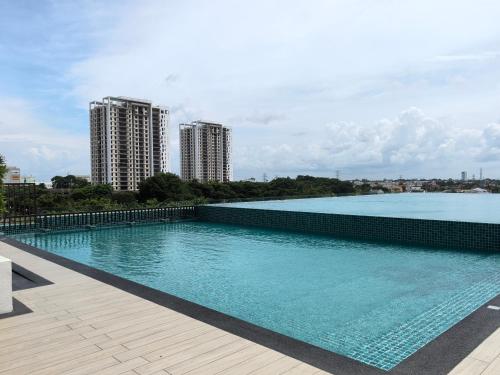 Πισίνα στο ή κοντά στο D Aman Infinity Pool and AS Tower View Homestay 03