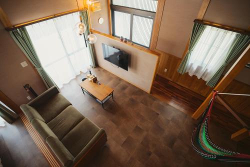 アガチ-Agachi-にあるテレビまたはエンターテインメントセンター