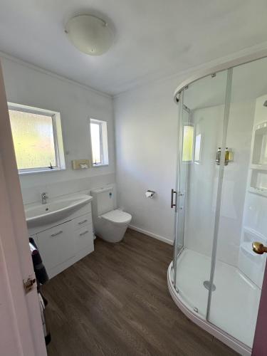 Un baño de Aldan Lodge