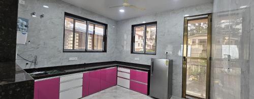 Kuchyň nebo kuchyňský kout v ubytování Detox Valley Villa with Indoor Swimming pool & AC