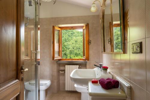 Ένα μπάνιο στο Villa Fornaci