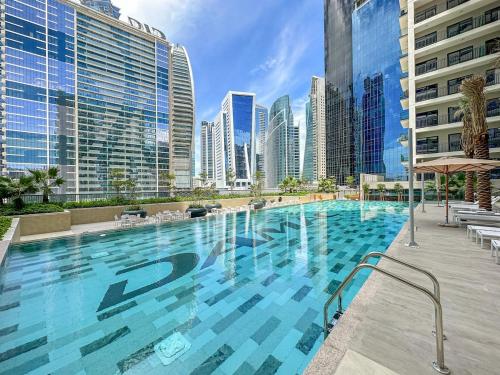 FIRST CLASS 1BR Glam Getaway , Canal View